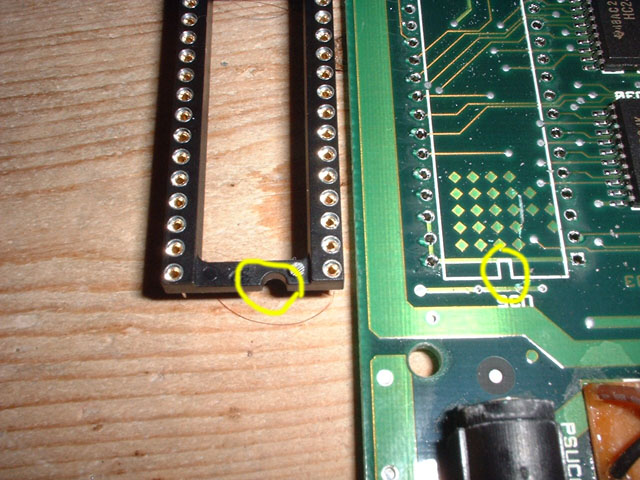 Highlighting the notch on the socket and the PCB art